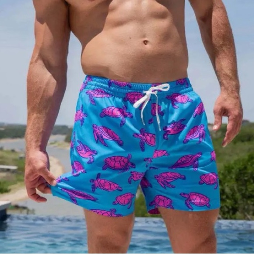 Chubbies 5” Sea Turtle Swim Trunks Mens Medium Blue Pink Beach Shorts Linerless